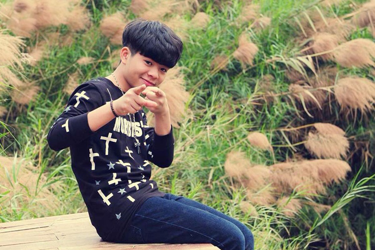 Quan quan The Voice Kids Quang Anh ra dang hot boy